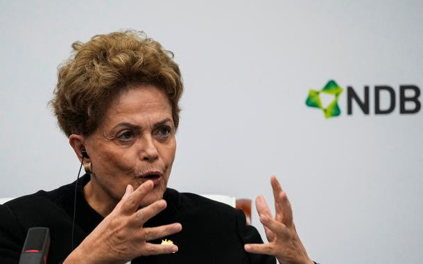 Hegemonia do dólar é um 'privilégio absurdo', diz Dilma