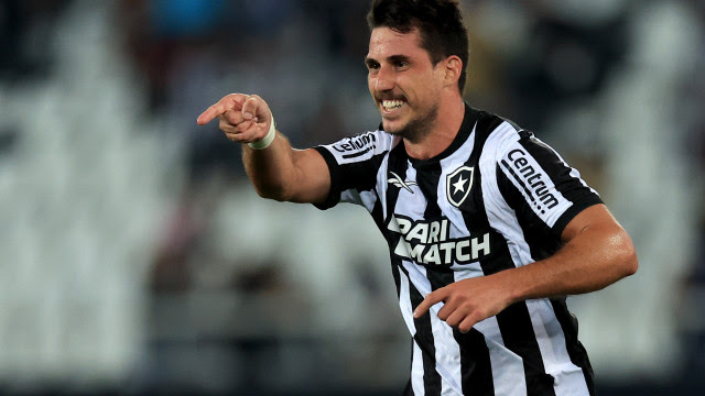 Botafogo enfrenta o Bahia para manter a gordura na liderança do Brasileirão