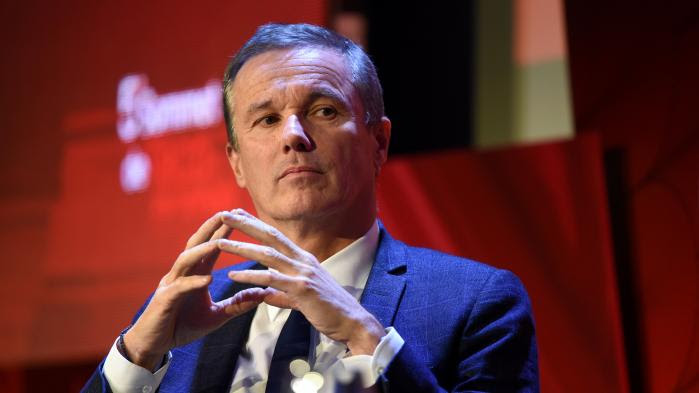 VIDEO. Du journal de 20 heures à "C à vous"... Quand Nicolas Dupont-Aignan s'en prend aux journalistes