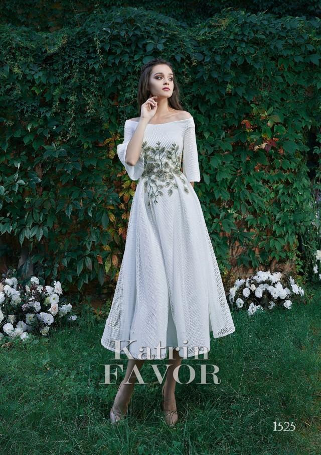 These wedding guest dresses will give you the flattering look you love with the elegance you desire. 50s Dress Midi Dress Alternative Wedding Dress Short Prom Dress Homecoming Dress Formal Dress Embroidered Dress Wedding Guest Dress Retro 2956721 Weddbook