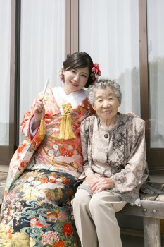 動機 結婚 式 おばあちゃん 服装 最優秀作品賞