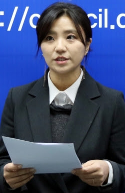 변호사 활동 중 민주당 시의원으로 정계 입문. ê¹€ì†Œì—° ë³€í˜¸ì‚¬ ëŒ€ì „ì‹œ ìœ„íƒìš´ì˜ ê¸°ê´€ì—ì„œ ìž…ì°°ë¹„ë¦¬ ì˜í˜¹ ë°¥ìƒë‰´ìŠ¤