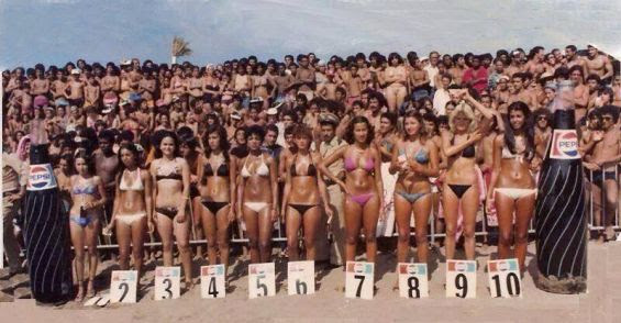 Les finalistes du concours Miss Plage organisé dans les années 1980 à Casablanca