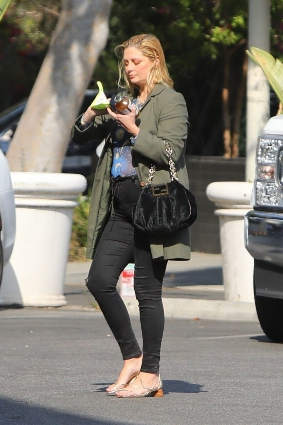 In 2015, barton famously sued her mother nuala patrica quinn, accusing her of defrauding her by stealing her money. Mischa Barton Craig S February 20 2020 Star Style