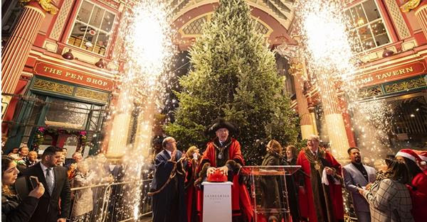 Picture of previous Lord Mayor turning on the lights at Leadenhall Market
