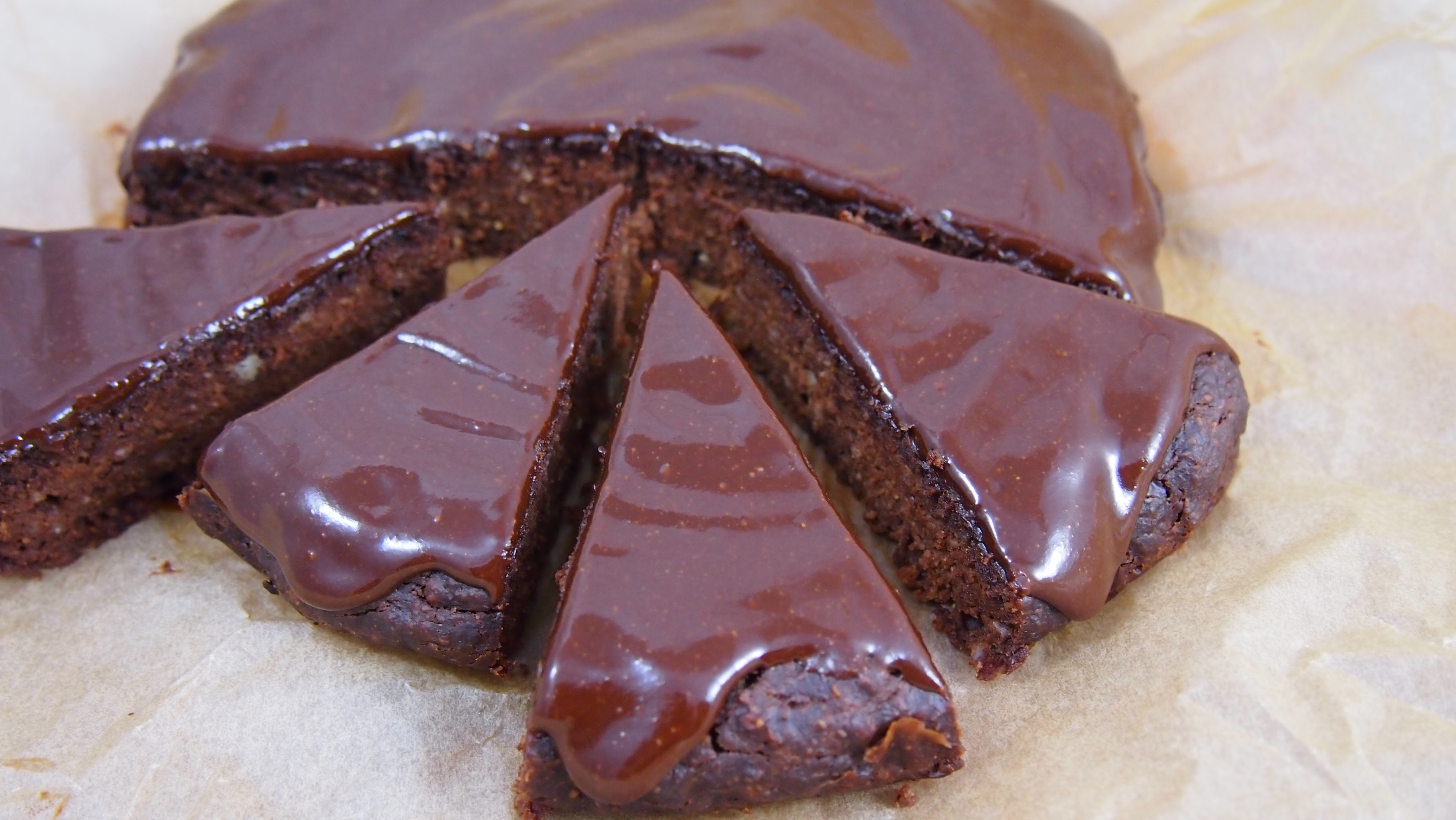 Maybe you would like to learn more about one of these? Gesunder Schokoladen Erdnuss Kuchen Vegan Bake It Naked