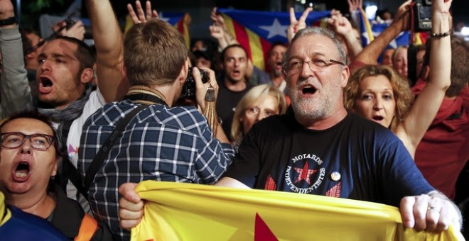 Seguidores de Junts pel Sí celebran los resultados./ REUTERS