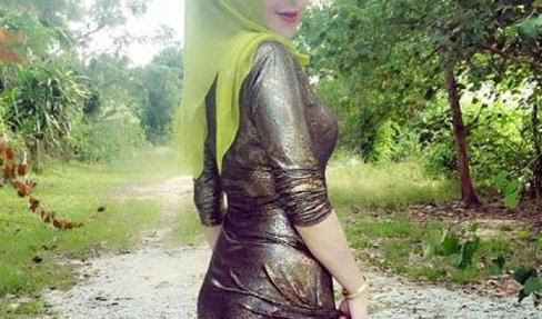 Padah Seorang GADIS  MEMAKAI BAJU KETAT  Sampai Melekat 