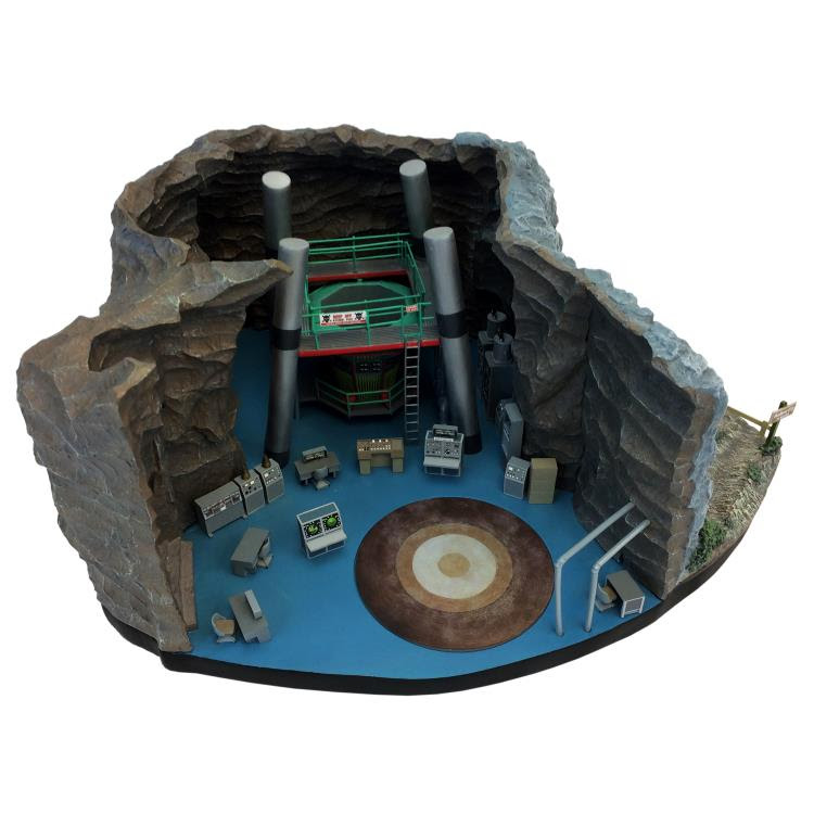 CLASSIC 1/50 SCALE BATCAVE DESKTOP SCULPTURE