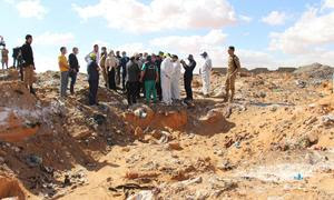 En un vertedero de Tarhunah, Libia, se han identificado más de 50 cadáveres en varias fosas comunes. (archivo)