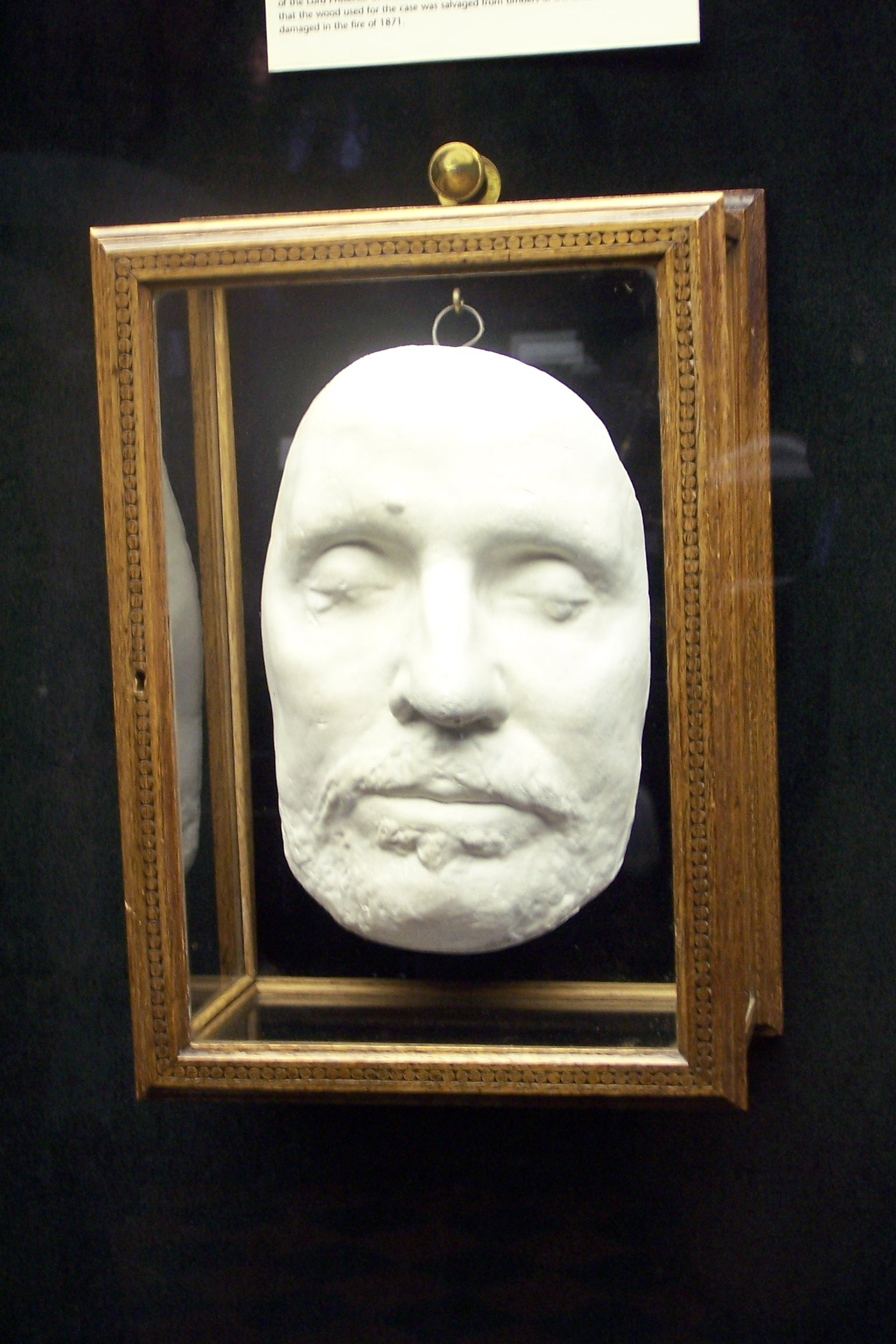 http://upload.wikimedia.org/wikipedia/commons/4/4d/WarwickCastle_CromwellDeathmask.JPG