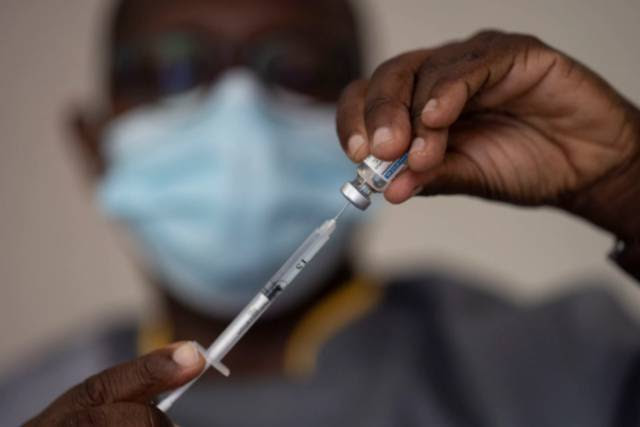 Anistia Internacional: farmacêuticas causaram desigualdade vacinal