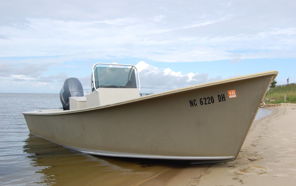 Maxwell Trigo: Plywood deadrise skiff