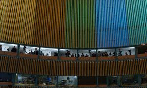 Representantes de los medios de comunicación documentan la inauguración de la Cumbre sobre los Objetivos de Desarrollo Sostenible.