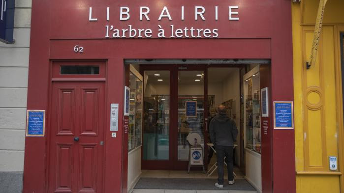 Confinement : entre désarroi et résistance, les libraires dénoncent "l'injustice" de leur fermeture