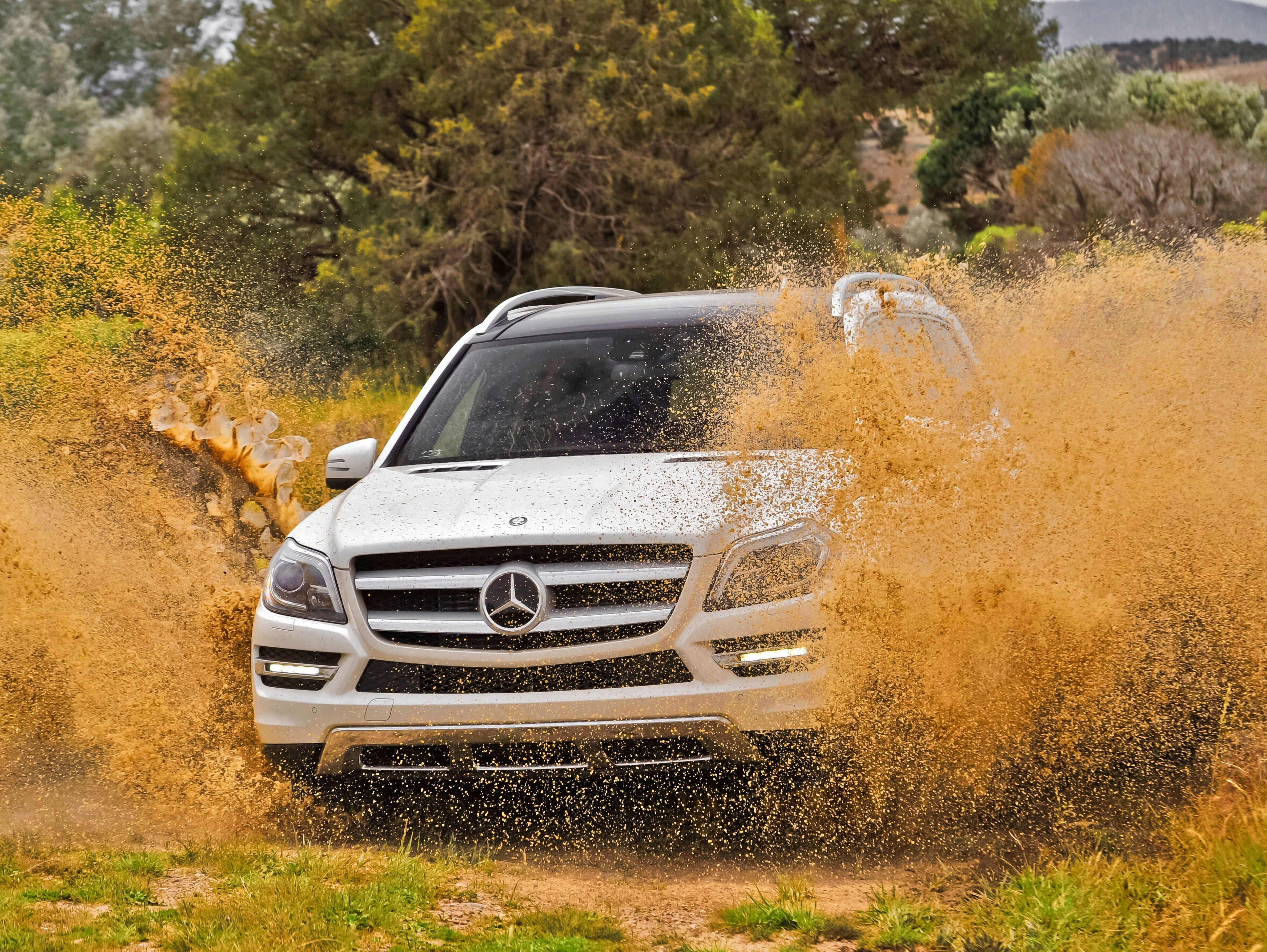 Mercedes-Benz GL was not only safe, but capable of running through mud pits