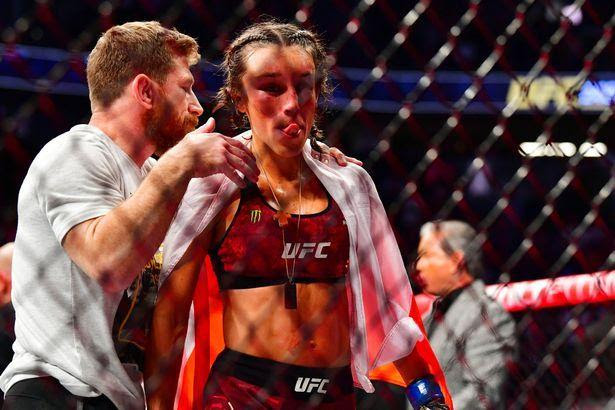 Born august 13, 1989) is a chinese mixed martial artist. ç½—æ–¯è¦æŒ'æˆ˜å¼ ä¼Ÿä¸½ æ²¡é‚£ä¹ˆç®€å•