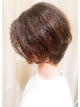 髪型 大人 ベリー ショート 50 代 Keto Alavidze