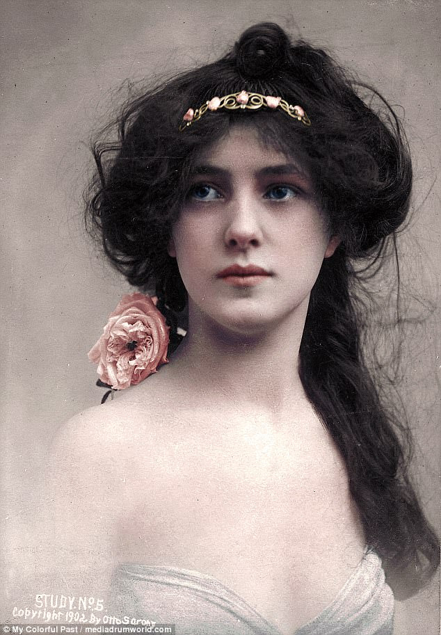 Supermodelo Evelyn Nesbit em 1902. O projeto da foto, intitulado meu passado colorido, foi iniciado pelo artista, que é de Westport, Ireland, ano passado