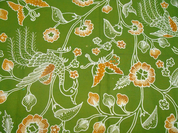 Bentuk asimetris ini berciri khas potongan bagian bawah yang tidak simetris. Contoh Gambar Batik Asimetris Contohard