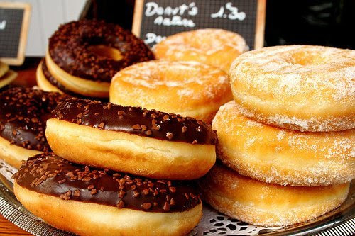 Quanti mi avete chiesto dei dolci sotto le 100 calorie in questi mesi, ricevo ogni giorno tante richieste che ho deciso di aprire degli articoli dove unirò 5 ricette di varie categorie suddivise soprattutto per numero di calorie per porzione. Prevenire Il Cancro Zuccheri Dolci E Calorie Alimentazioneinequilibrio