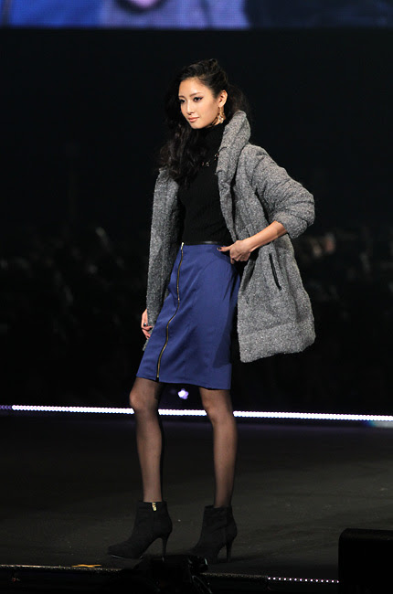 新着菜々緒 ファッション 人気のファッション画像