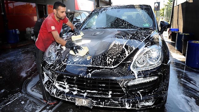 Di setiap kit, anda mesti mempunyai baldi, span dan beberapa kain. Kongsikan 5 Tip Bagi Mengelakkan Cat Kereta Rosak Dengan Cepat Dan Cara Cuci Kereta Yang Betul Semua Semua Semuanya