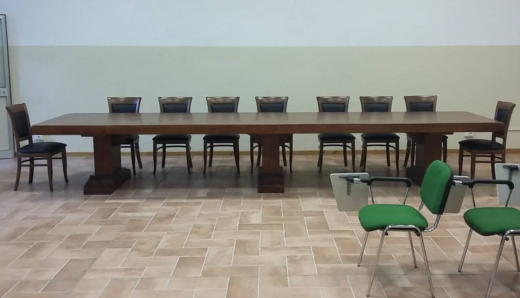tavoli per sale conferenze in legno cagliari