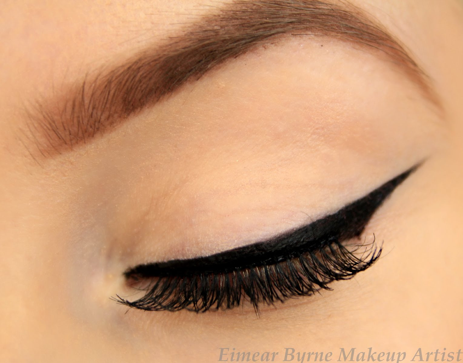 It's the stunning, classic, feline look that so many of us lust after and so few of us are confident to attempt. 5 Tips On How To Achieve Perfect Freestyle Winged Eyeliner Pretty Designs