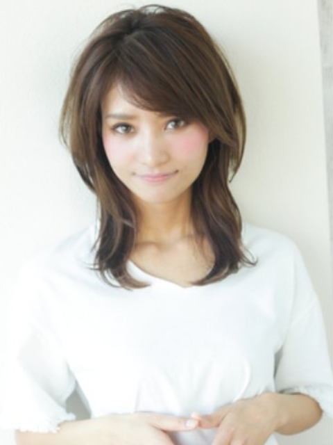 ショート 女性 40 代 ウルフ カット Mariya Kasradze