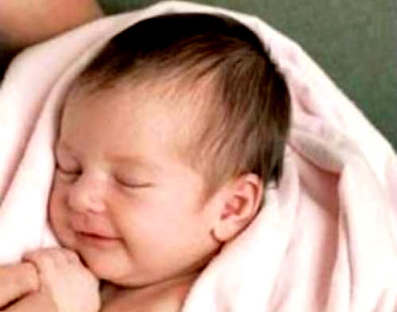 10 Gambar  Cara Menyusui  Bayi  Baru Lahir