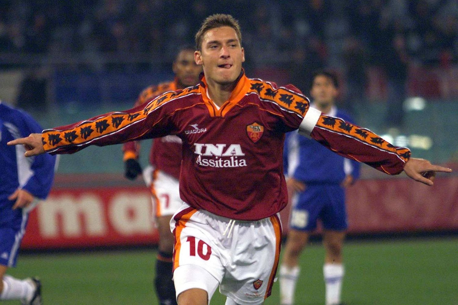 Francesco totti esiste e vive intorno a noi. Si Ritira Francesco Totti Elogio Di Un Vero Numero 10