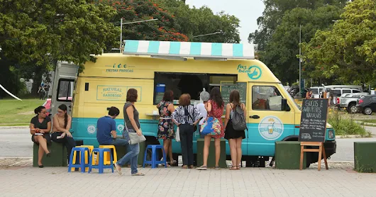 Por que o paulistano gosta tanto de comer na rua?