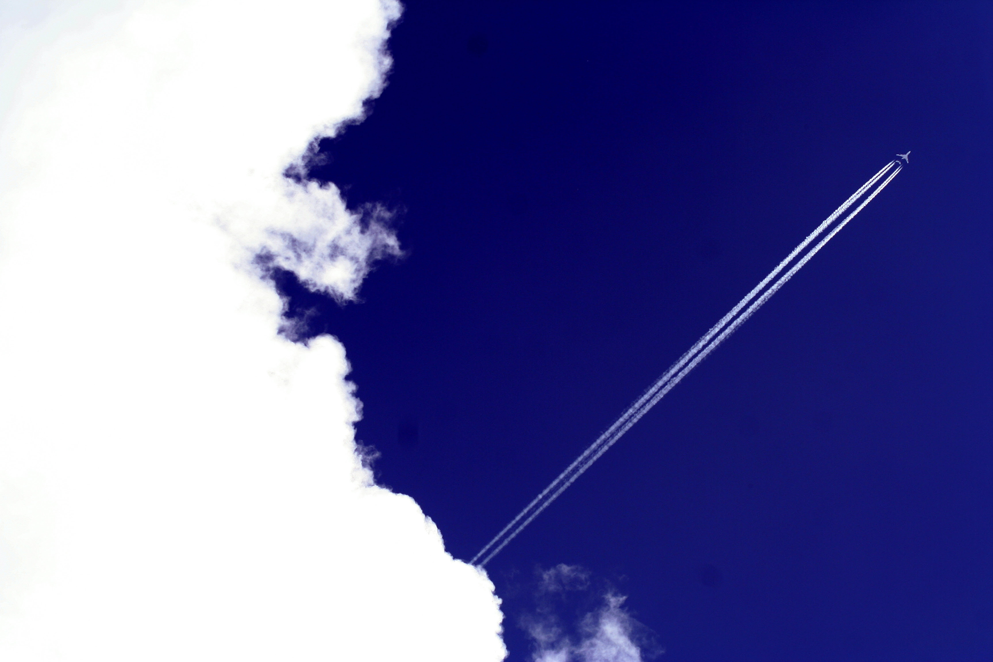 ロイヤリティフリーシルエット 飛行機 雲 飛行機 イラスト かわいいディズニー画像