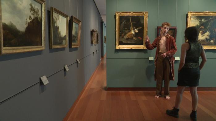 Au musée des Beaux-Arts de Caen, des comédiens se glissent dans la peau de personnages de tableaux pour surprendre les visiteurs