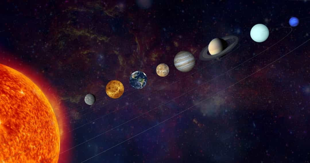 Khoảng cách từ sao Hải Vương tới Mặt Trời là hơn 45 tỷ km.