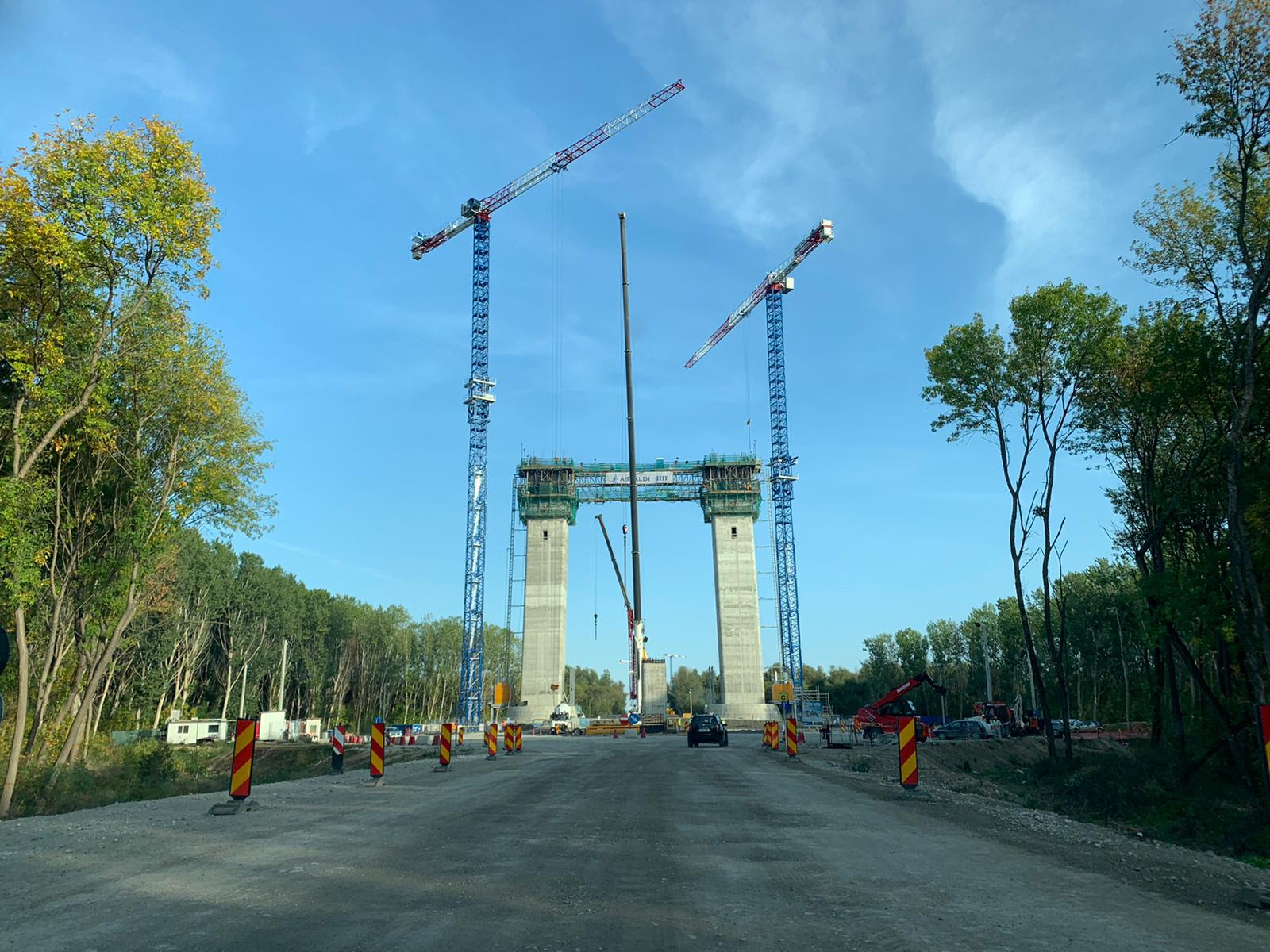 Foto Golden Gate Ul De Peste DunÄre Podul De La BrÄila Incepe SÄ PrindÄ Contur Pilonii Podului Cresc Pe Zi Ce Trece Hotnews Mobile