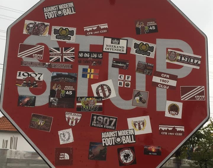 Academica clinceni in the liga i. Un Indicator Rutier Plin Cu Stickere Cfr Cluj Nu Se Mai Vede Noaptea Singurul Loc In Care Le Pot Lipi FÄƒrÄƒ SÄƒ Ia BÄƒtaie