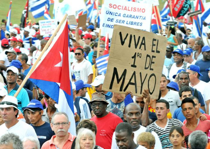 Desfile por la Plaza de la Revoluciòn Josè Martì con motivo del 1ro de Mayo dìa Internacional de los Trabajadores 2015