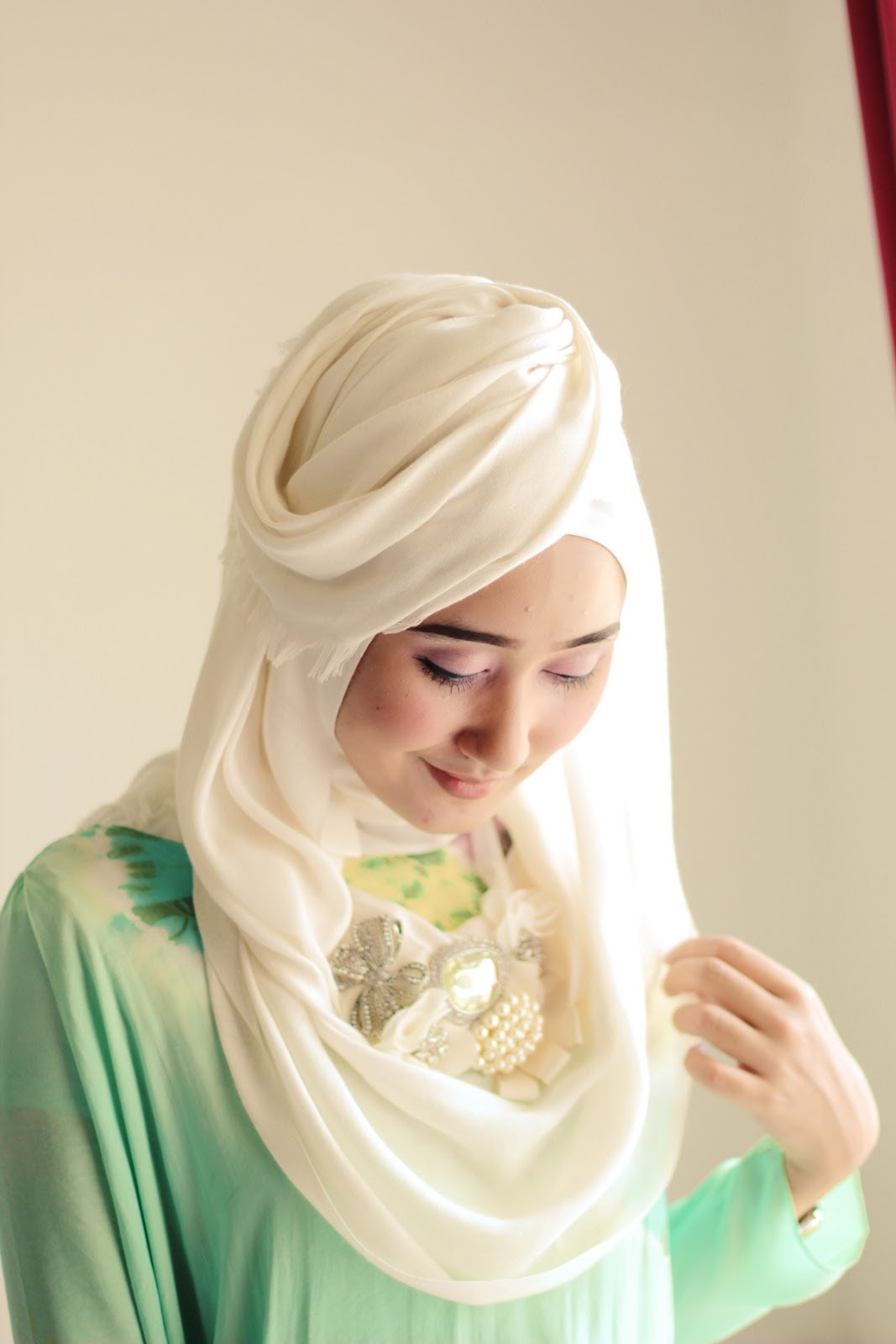 20 Gambar Terbaru Tutorial Hijab Dewi Sandra Paling Fenomenal