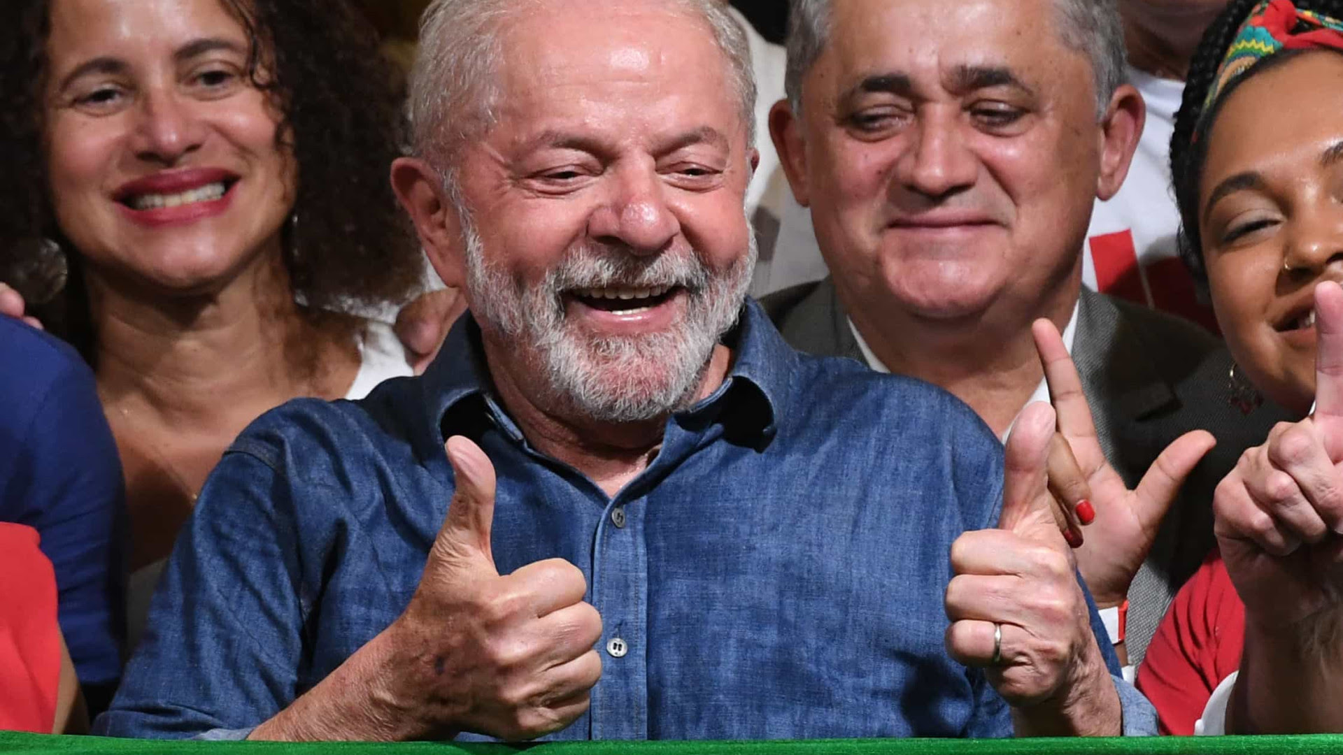 Lula agradece a Deus, fala em conciliação e diz ter derrotado a máquina do governo de Bolsonaro