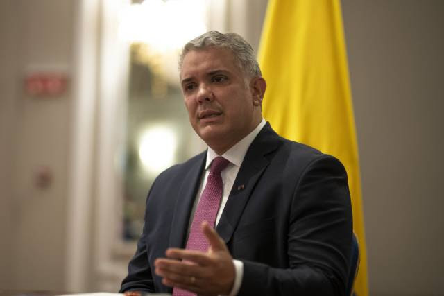 Duque defende reforma policial “drástica” após protestos na Colômbia