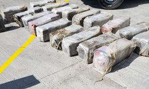 Incautación de cocaína en el puerto de Kingston, Jamaica, en marzo de 2023.