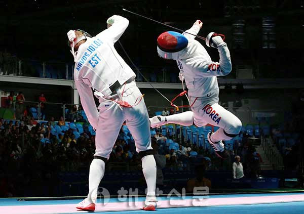 The fie (fédération internationale d'escrime) is the governing body of the olympic sport of fencing on a global level. ë°•ê²½ë' ì„ ìˆ˜ ëª…ìž¥ë©´ êµ­ì œíŽœì‹±ì—°ë§¹ ê·¹ì°¬ í•´ë‚¨ì‹ ë¬¸ í•´ë‚¨ë°©ì†¡