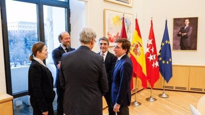 Almeida reafirma su compromiso con la defensa de la tauromaquia con la Fundación Toro de Lidia