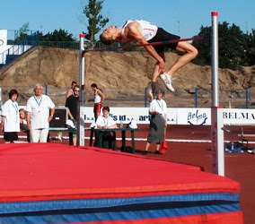 Współpracuje z grupą lekkoatletyczną elite cafe skupiającą czołowych polskich. Skok Wzwyz Blog Sportowy