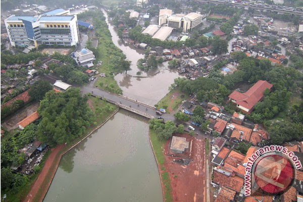 Contoh Berita Banjir - Disclosing The Mind