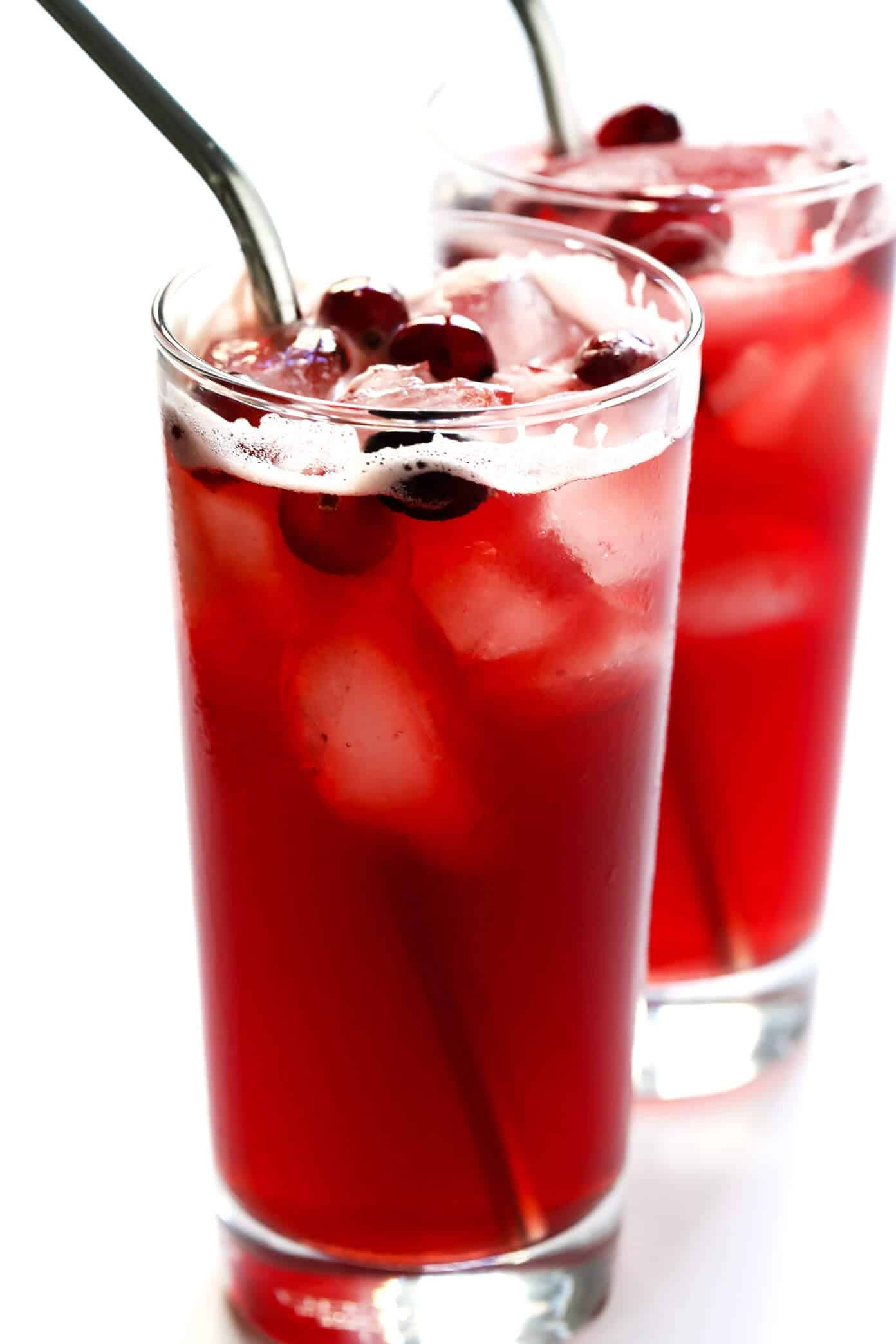 Mixed drink recipes christmas new year's cocktail party recipes for parties liquor recipes. 3 Ingredient Cranberry Bourbon Fizz