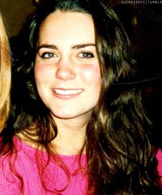 Radiant kate middleton dazzles in a recycled alexander mcqueen dress and £9,000 diamond necklace as she praises the 'huge sacrifices' made by nurses in new video message. Young Kate Middleton Prince William Photo 38083408 Fanpop