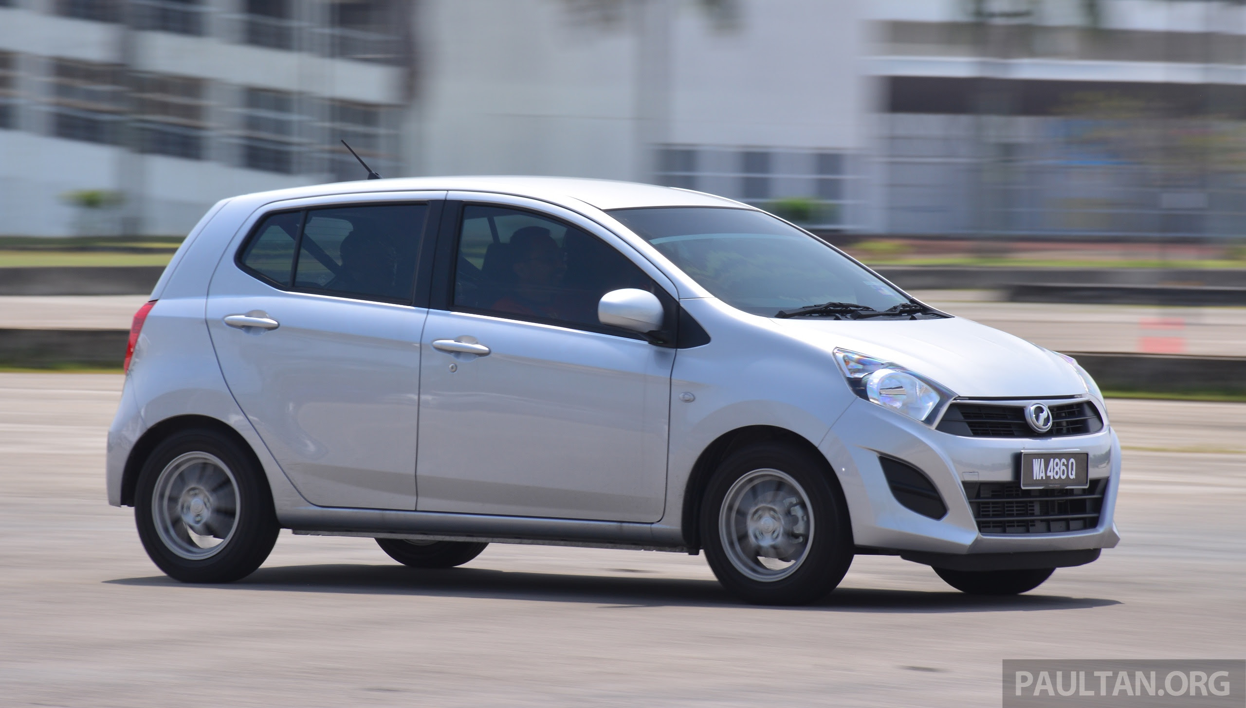 Perodua Bezza Vs Proton Iriz - Perancis Juara